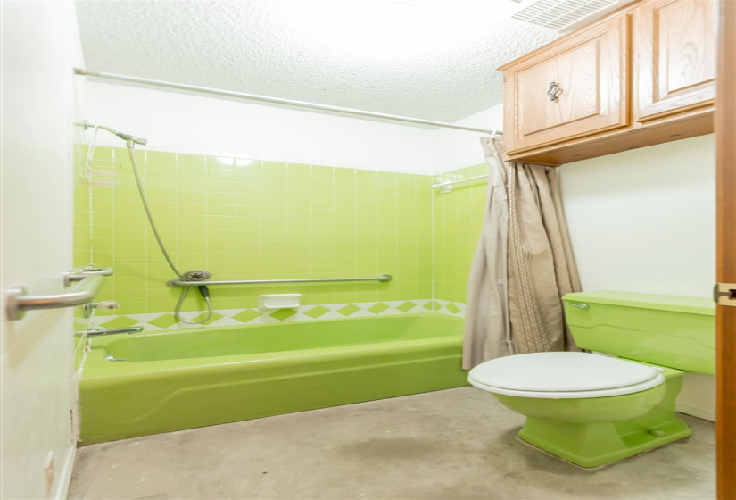3 Bedrooms Bedrooms, ,2 BathroomsBathrooms,Residential,Single Family,Jardot,1,131392