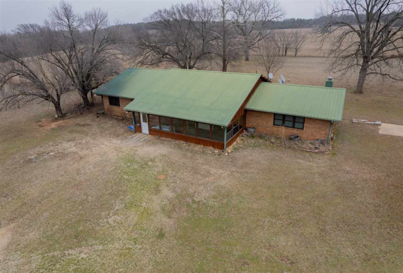 3 Bedrooms Bedrooms, ,2 BathroomsBathrooms,Residential,Single Family,Jardot,1,131392