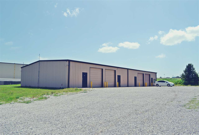 21 BathroomsBathrooms,Commercial/industrial,Commercial,Jardot,1,127931