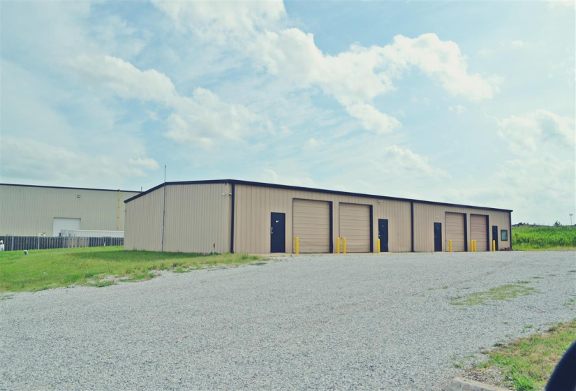 21 BathroomsBathrooms,Commercial/industrial,Commercial,Jardot,1,127931