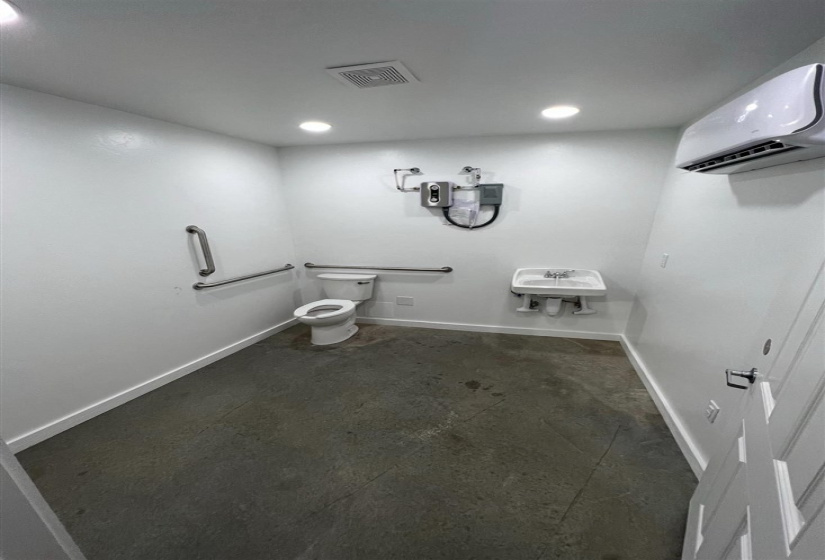 3 BathroomsBathrooms,Commercial/industrial,Commercial,Park,1,131417