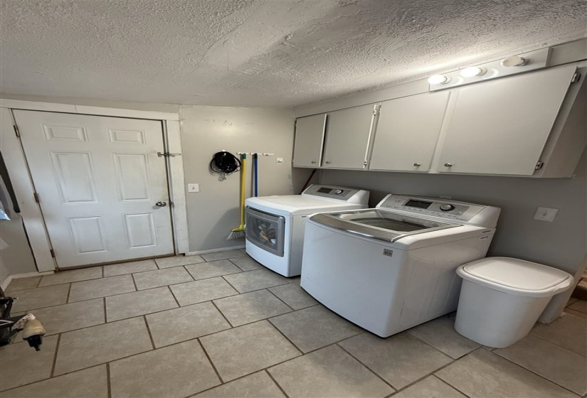 2 Bedrooms Bedrooms, ,1 BathroomBathrooms,Residential,Single Family,Burdick,1,131444