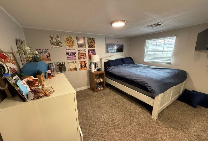 2 Bedrooms Bedrooms, ,1 BathroomBathrooms,Residential,Single Family,Burdick,1,131444