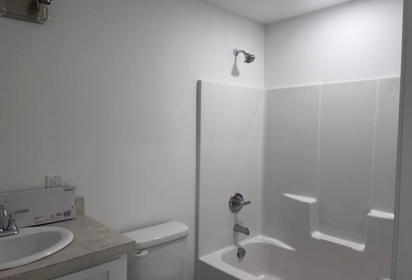 3 Bedrooms Bedrooms, ,2 BathroomsBathrooms,Residential,Single Family,Central,1,131460