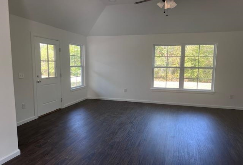 3 Bedrooms Bedrooms, ,2 BathroomsBathrooms,Residential,Single Family,Central,1,131460