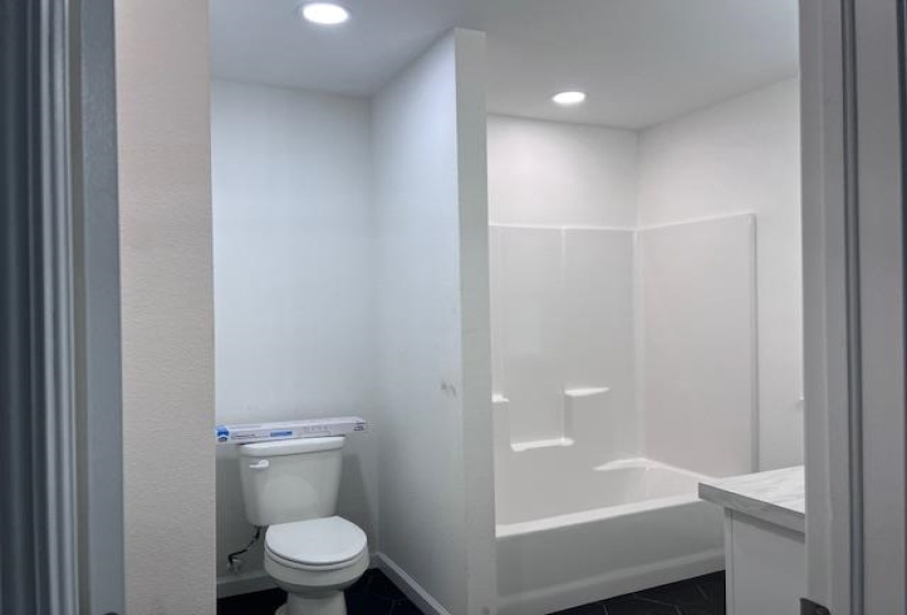 2 Bedrooms Bedrooms, ,1 BathroomBathrooms,Residential,Single Family,Central,1,131461