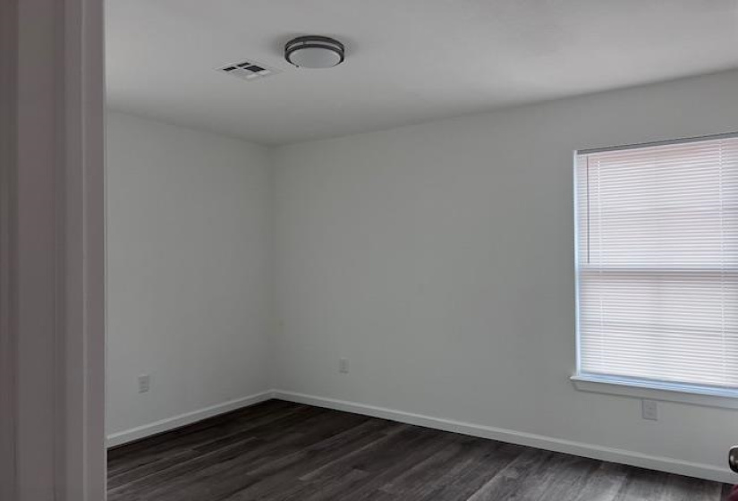 2 Bedrooms Bedrooms, ,1 BathroomBathrooms,Residential,Single Family,Central,1,131461