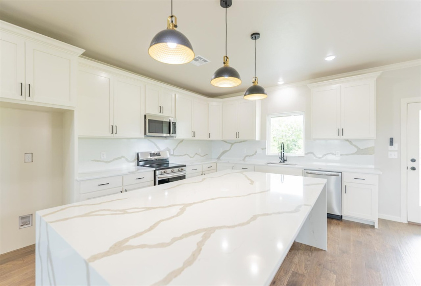 3 Bedrooms Bedrooms, ,2 BathroomsBathrooms,Residential,Single Family,Brookwater,1,131466