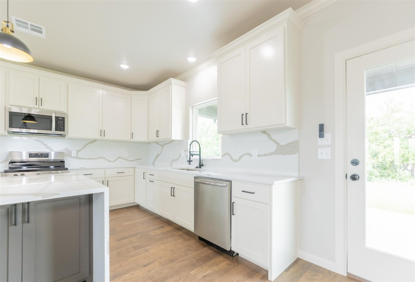 3 Bedrooms Bedrooms, ,2 BathroomsBathrooms,Residential,Single Family,Brookwater,1,131466