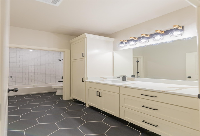 3 Bedrooms Bedrooms, ,2 BathroomsBathrooms,Residential,Single Family,Brookwater,1,131466