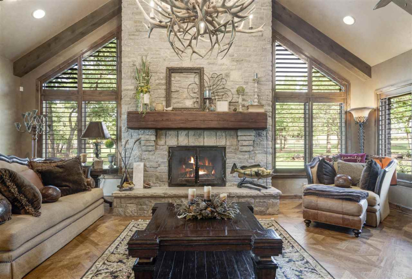 6 Bedrooms Bedrooms, ,6 BathroomsBathrooms,Residential,Single Family,Sangre,1.5,131472