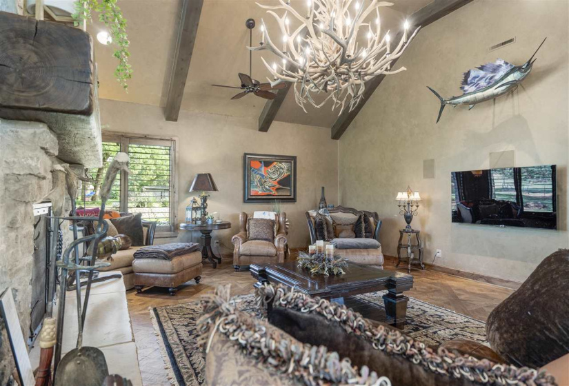 6 Bedrooms Bedrooms, ,6 BathroomsBathrooms,Residential,Single Family,Sangre,1.5,131472
