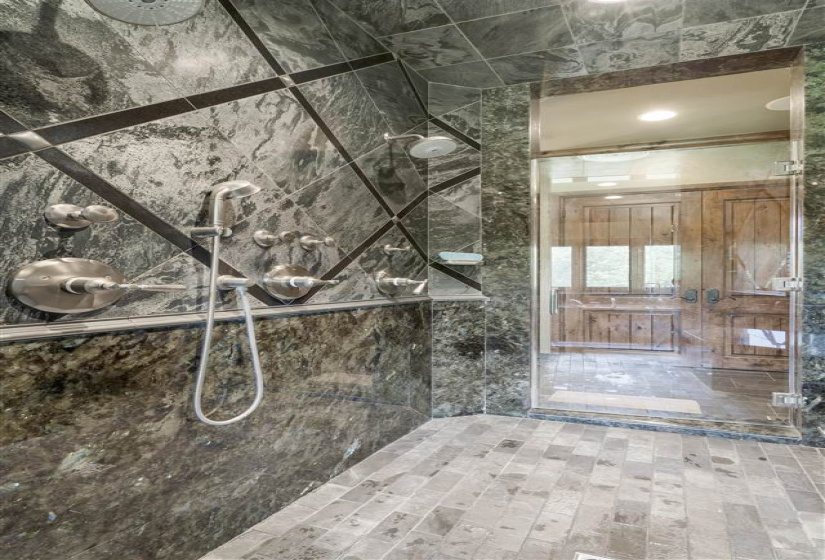 6 Bedrooms Bedrooms, ,6 BathroomsBathrooms,Residential,Single Family,Sangre,1.5,131472