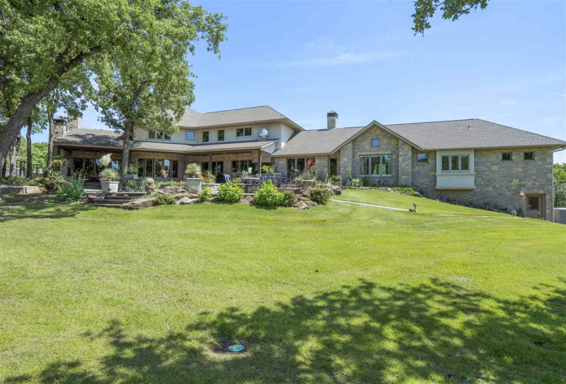 6 Bedrooms Bedrooms, ,6 BathroomsBathrooms,Residential,Single Family,Sangre,1.5,131472