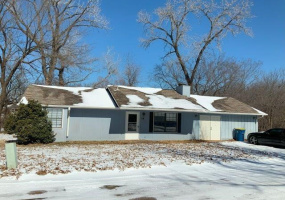 3 Bedrooms Bedrooms, ,1 BathroomBathrooms,Residential,Single Family,Crestwood,1,131474