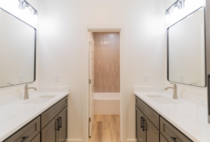 4 Bedrooms Bedrooms, ,2 BathroomsBathrooms,Residential,Single Family,Bruce,1,131531