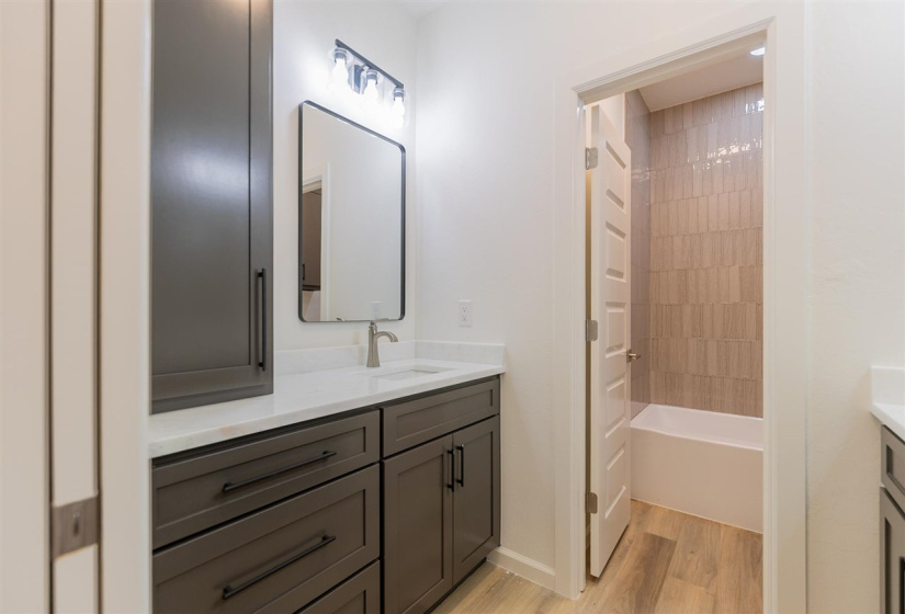 4 Bedrooms Bedrooms, ,2 BathroomsBathrooms,Residential,Single Family,Bruce,1,131531