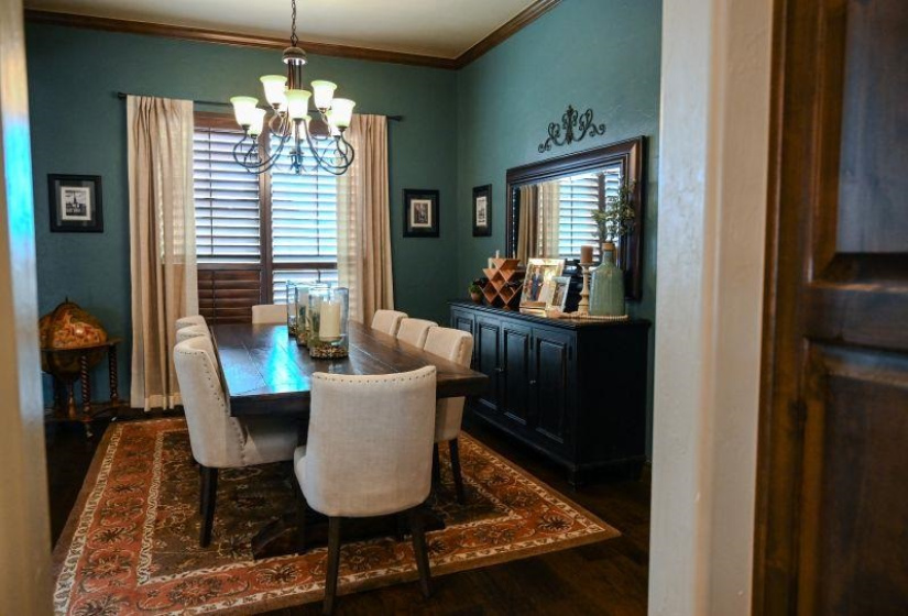 4 Bedrooms Bedrooms, ,3 BathroomsBathrooms,Residential,Single Family,Carriage,2,131570