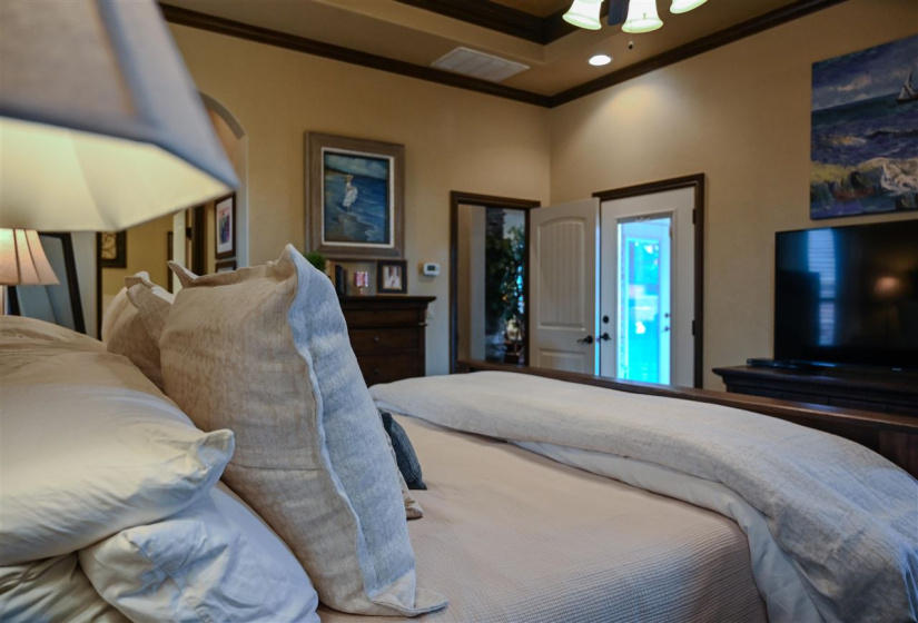 4 Bedrooms Bedrooms, ,3 BathroomsBathrooms,Residential,Single Family,Carriage,2,131570