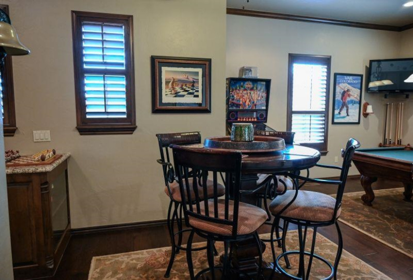 4 Bedrooms Bedrooms, ,3 BathroomsBathrooms,Residential,Single Family,Carriage,2,131570
