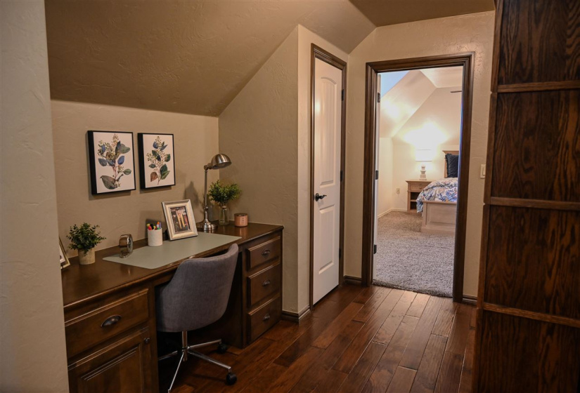 4 Bedrooms Bedrooms, ,3 BathroomsBathrooms,Residential,Single Family,Carriage,2,131570