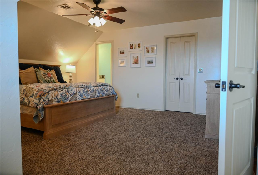 4 Bedrooms Bedrooms, ,3 BathroomsBathrooms,Residential,Single Family,Carriage,2,131570