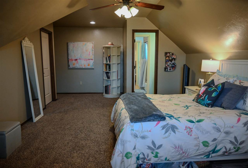 4 Bedrooms Bedrooms, ,3 BathroomsBathrooms,Residential,Single Family,Carriage,2,131570