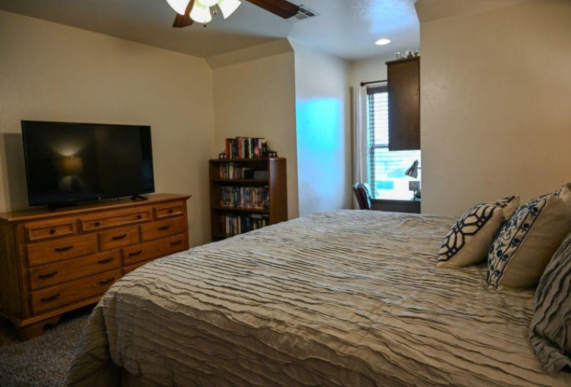 4 Bedrooms Bedrooms, ,3 BathroomsBathrooms,Residential,Single Family,Carriage,2,131570