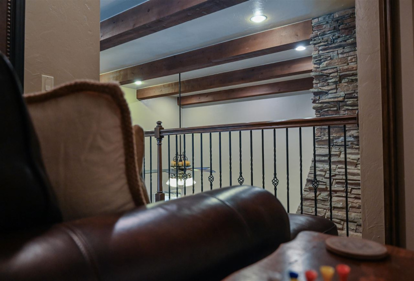 4 Bedrooms Bedrooms, ,3 BathroomsBathrooms,Residential,Single Family,Carriage,2,131570