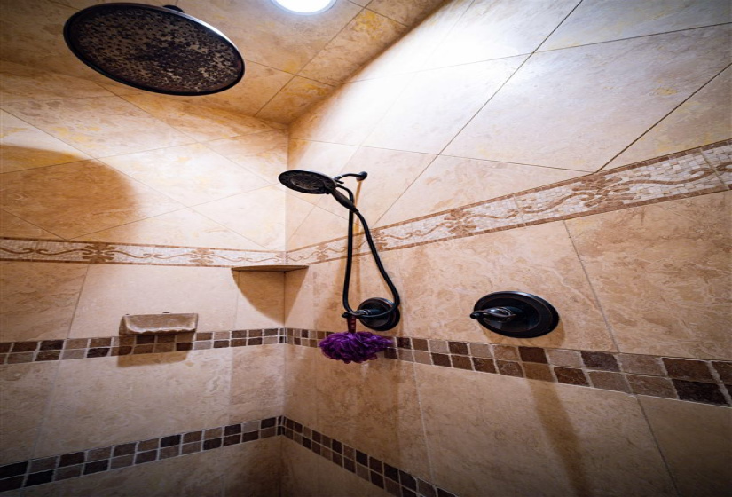 4 Bedrooms Bedrooms, ,3 BathroomsBathrooms,Residential,Single Family,Carriage,2,131570