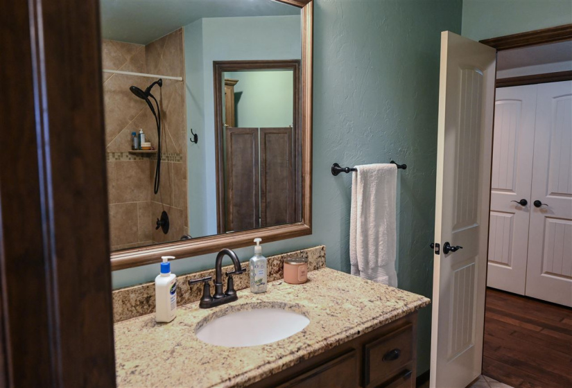4 Bedrooms Bedrooms, ,3 BathroomsBathrooms,Residential,Single Family,Carriage,2,131570