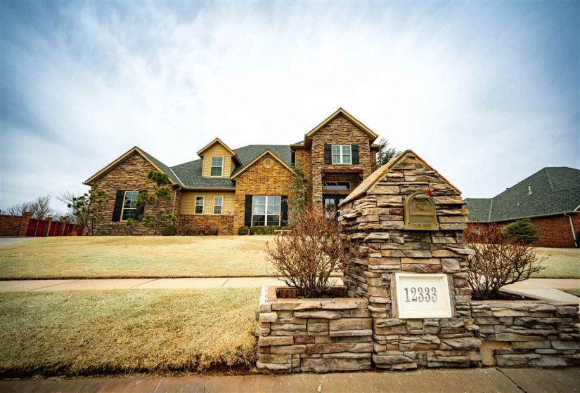 4 Bedrooms Bedrooms, ,3 BathroomsBathrooms,Residential,Single Family,Carriage,2,131570