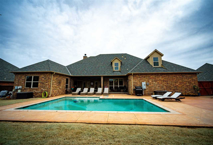 4 Bedrooms Bedrooms, ,3 BathroomsBathrooms,Residential,Single Family,Carriage,2,131570