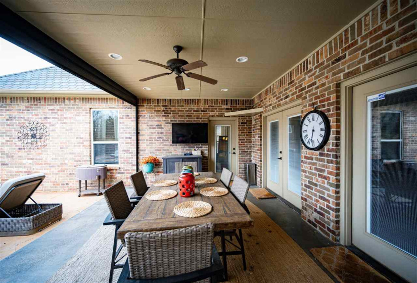4 Bedrooms Bedrooms, ,3 BathroomsBathrooms,Residential,Single Family,Carriage,2,131570