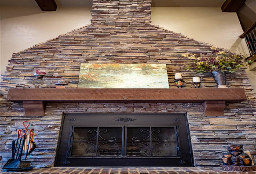 4 Bedrooms Bedrooms, ,3 BathroomsBathrooms,Residential,Single Family,Carriage,2,131570