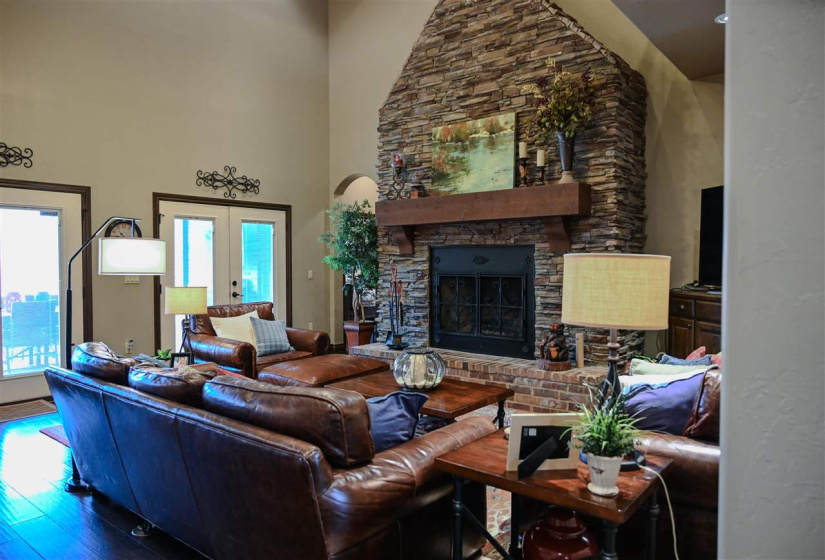 4 Bedrooms Bedrooms, ,3 BathroomsBathrooms,Residential,Single Family,Carriage,2,131570
