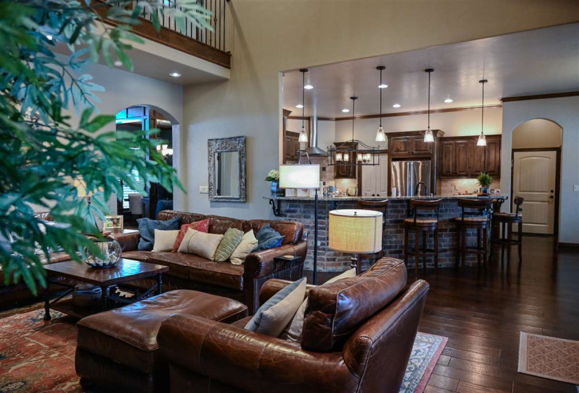 4 Bedrooms Bedrooms, ,3 BathroomsBathrooms,Residential,Single Family,Carriage,2,131570