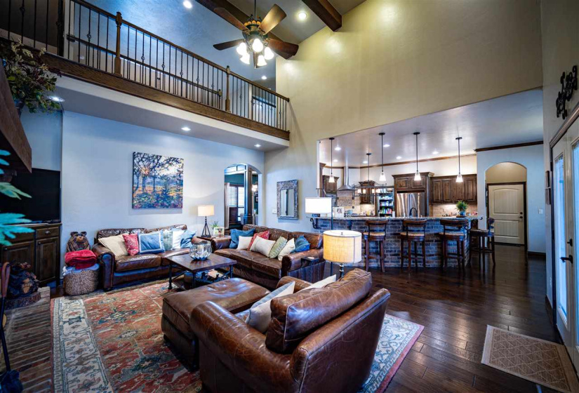 4 Bedrooms Bedrooms, ,3 BathroomsBathrooms,Residential,Single Family,Carriage,2,131570