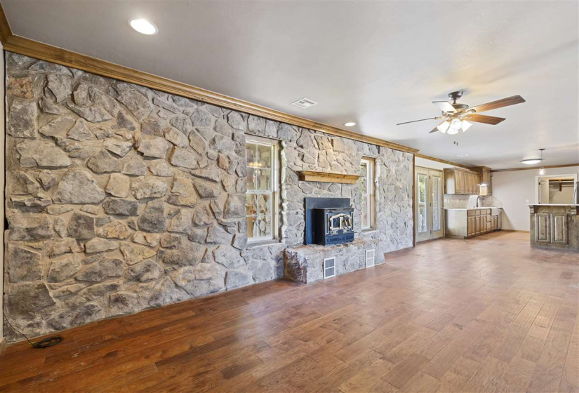 4 Bedrooms Bedrooms, ,4 BathroomsBathrooms,Residential,Single Family,46th,2,131578