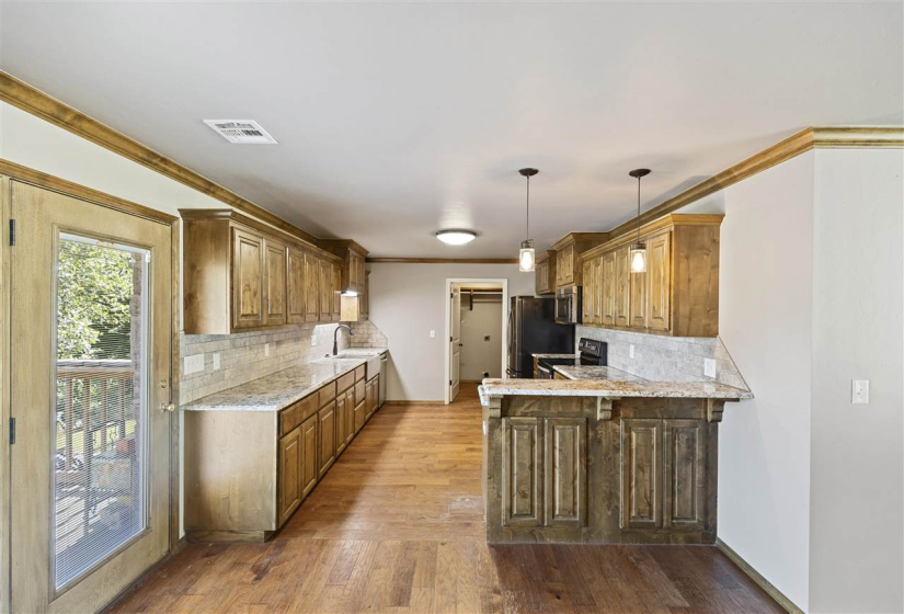 4 Bedrooms Bedrooms, ,4 BathroomsBathrooms,Residential,Single Family,46th,2,131578