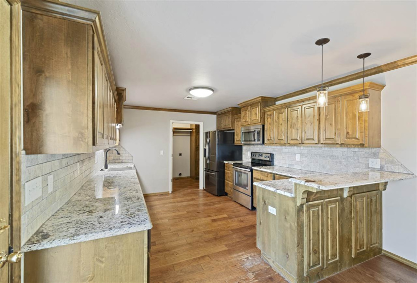 4 Bedrooms Bedrooms, ,4 BathroomsBathrooms,Residential,Single Family,46th,2,131578