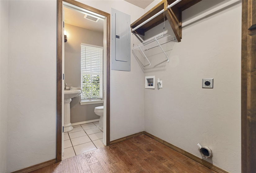 4 Bedrooms Bedrooms, ,4 BathroomsBathrooms,Residential,Single Family,46th,2,131578
