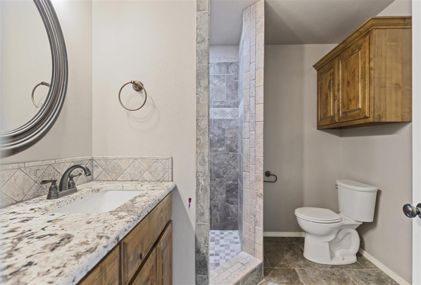 4 Bedrooms Bedrooms, ,4 BathroomsBathrooms,Residential,Single Family,46th,2,131578