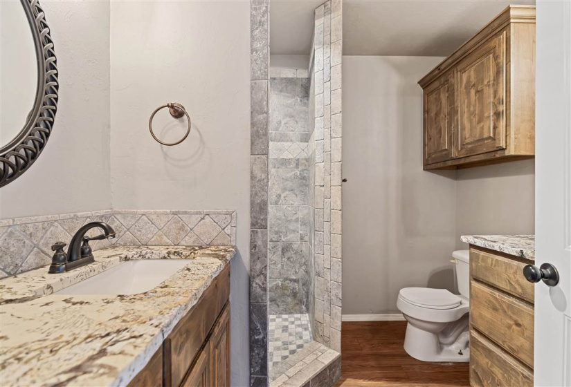4 Bedrooms Bedrooms, ,4 BathroomsBathrooms,Residential,Single Family,46th,2,131578
