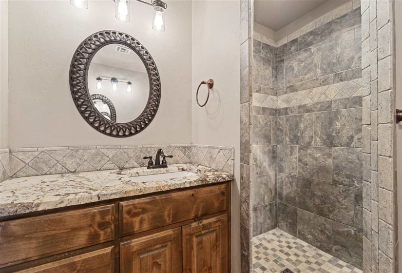 4 Bedrooms Bedrooms, ,4 BathroomsBathrooms,Residential,Single Family,46th,2,131578