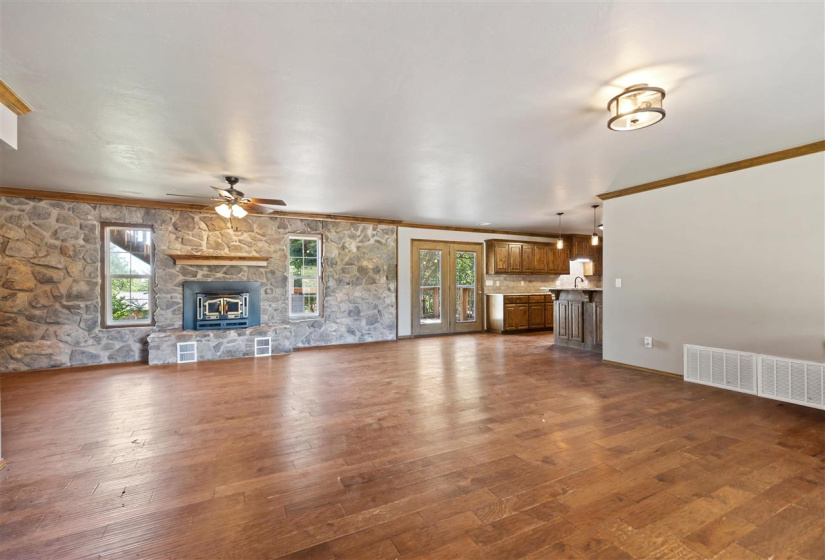 4 Bedrooms Bedrooms, ,4 BathroomsBathrooms,Residential,Single Family,46th,2,131578