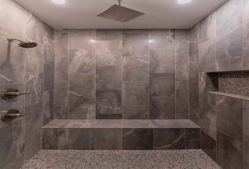 5 Bedrooms Bedrooms, ,3 BathroomsBathrooms,Residential,Single Family,Brookwater,1,131579