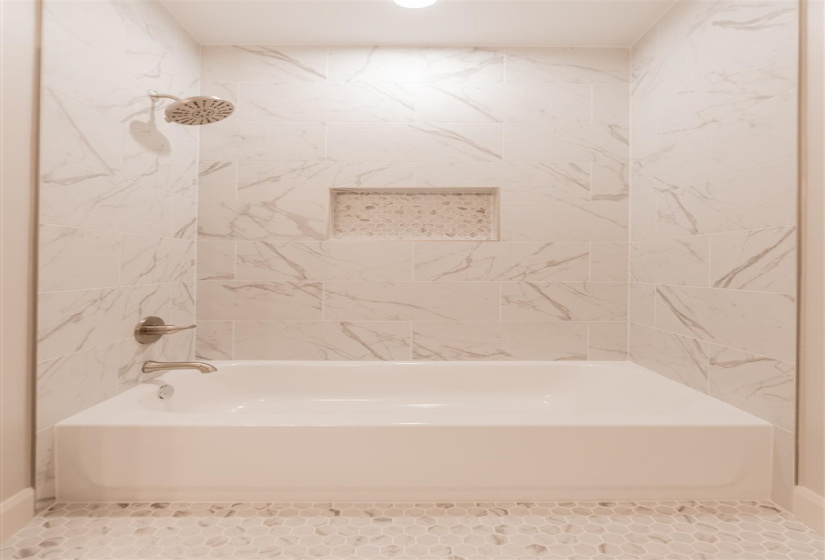 5 Bedrooms Bedrooms, ,3 BathroomsBathrooms,Residential,Single Family,Brookwater,1,131579