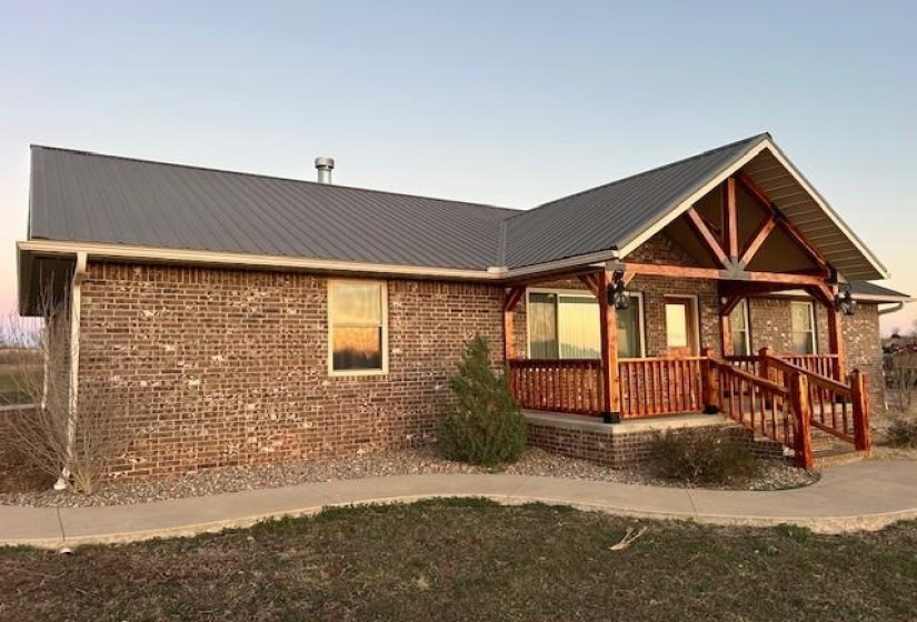 3 Bedrooms Bedrooms, ,2 BathroomsBathrooms,Residential,Single Family,743,1,131589
