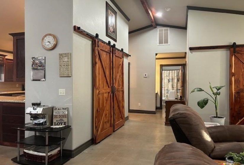 3 Bedrooms Bedrooms, ,2 BathroomsBathrooms,Residential,Single Family,743,1,131589